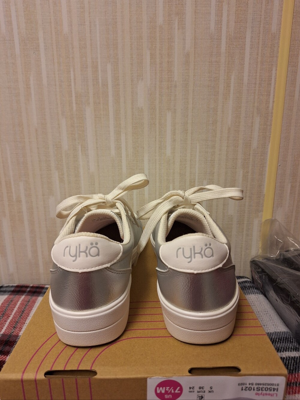Ryka Womens Sneakers - 7.5 - Picture 6 of 7